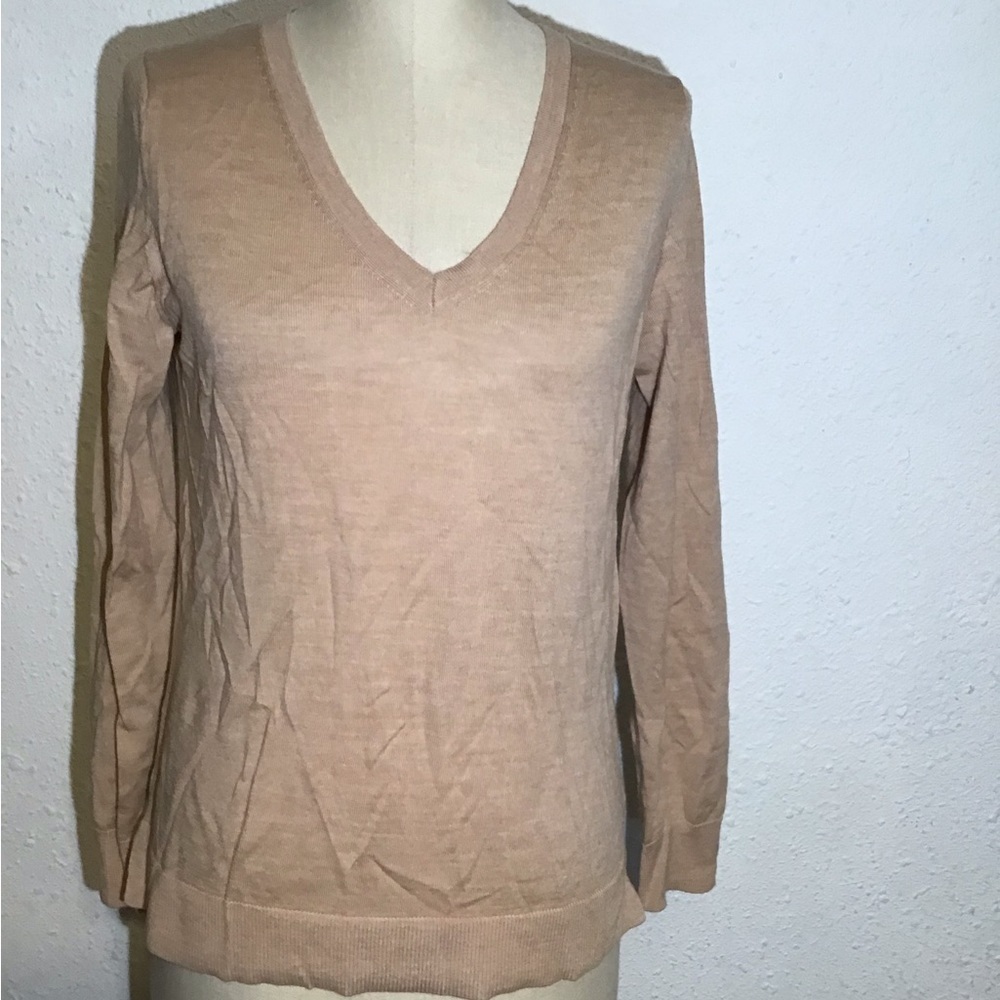 Banana republic tan merino wool v-neck blouse size small